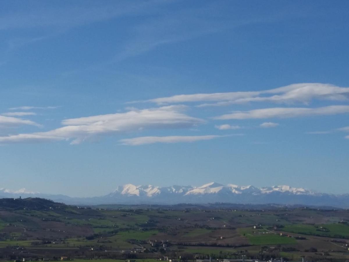 Rosso Di Sera Castelfidardo Kültér fotó